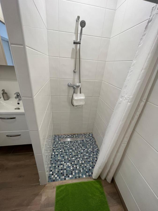 Appartement Renove A 15 Min De Lyon Saint-Fons Exterior foto