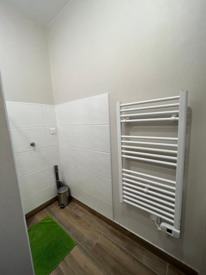 Appartement Renove A 15 Min De Lyon Saint-Fons Exterior foto